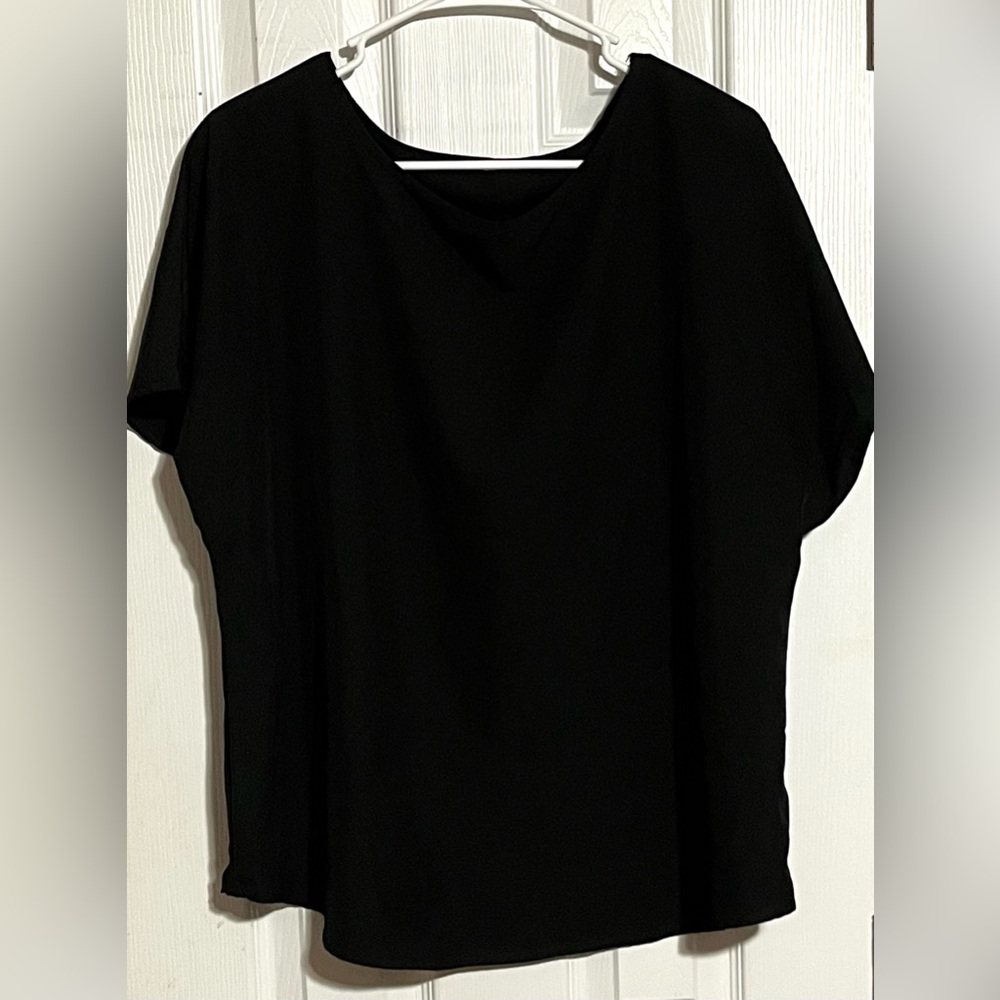 Elegant Black Short Sleeve Women's Tee